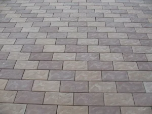 Тротуарная плитка от компании «Монолит»: сочетание надежности, красоты и долговечности